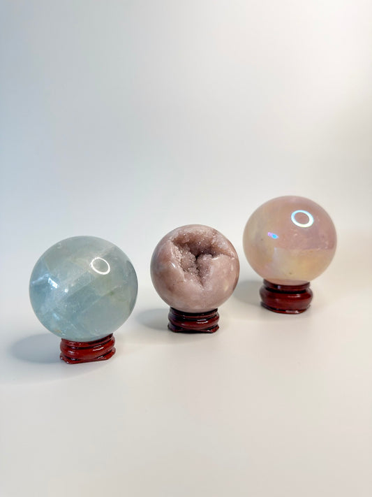 Wooden Sphere Stand